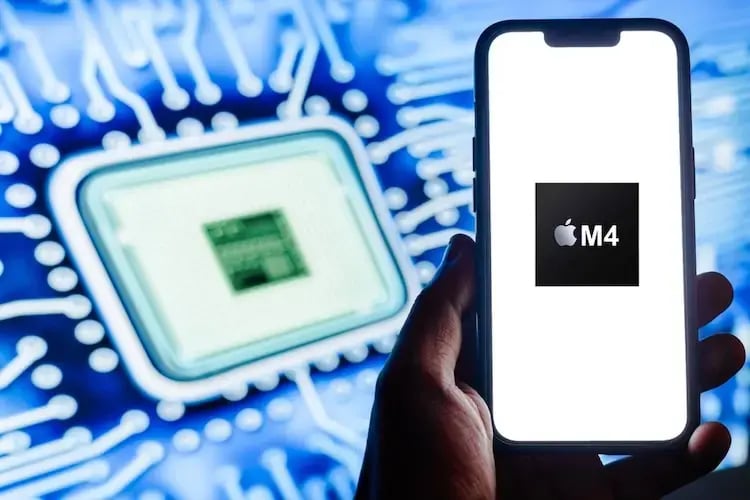 Trump Announces 100% Semiconductor Tariff